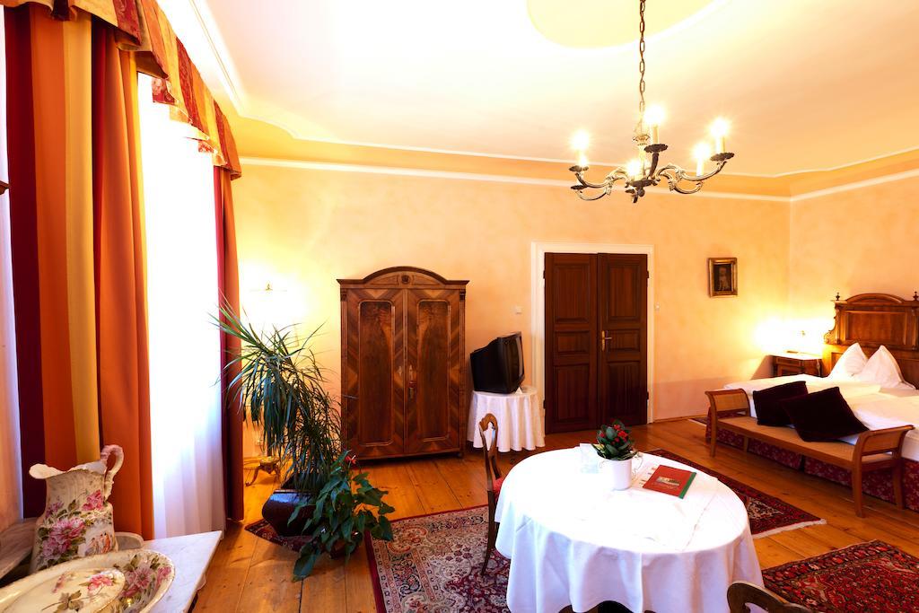 Gasthof Braeuer - Familie Eibensteiner Weißkirchen in Steiermark Extérieur photo
