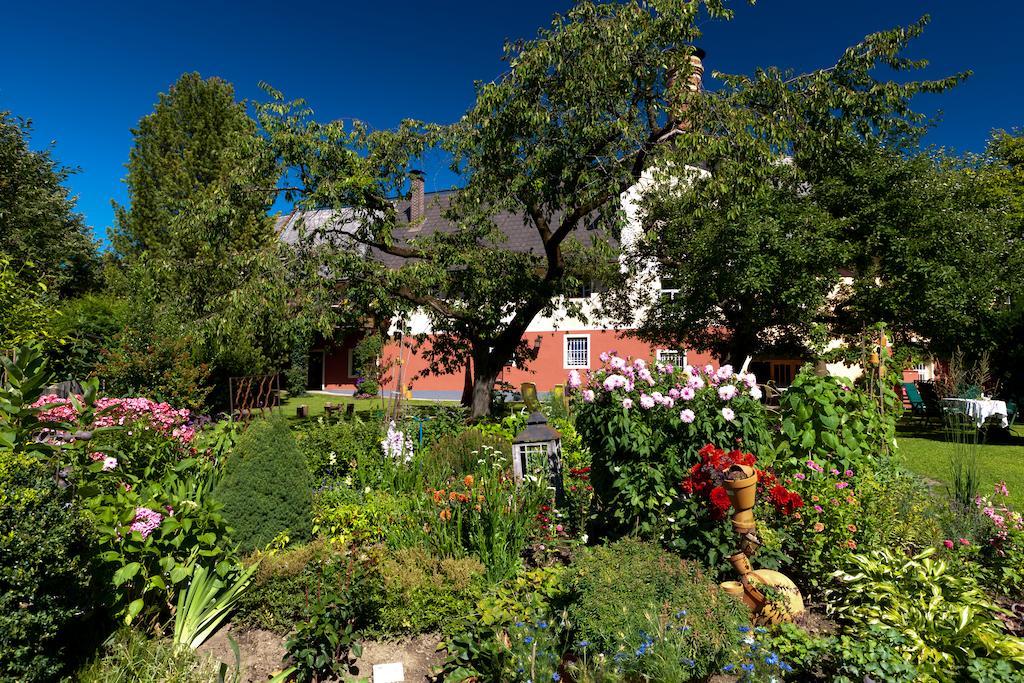 Gasthof Braeuer - Familie Eibensteiner Weißkirchen in Steiermark Extérieur photo
