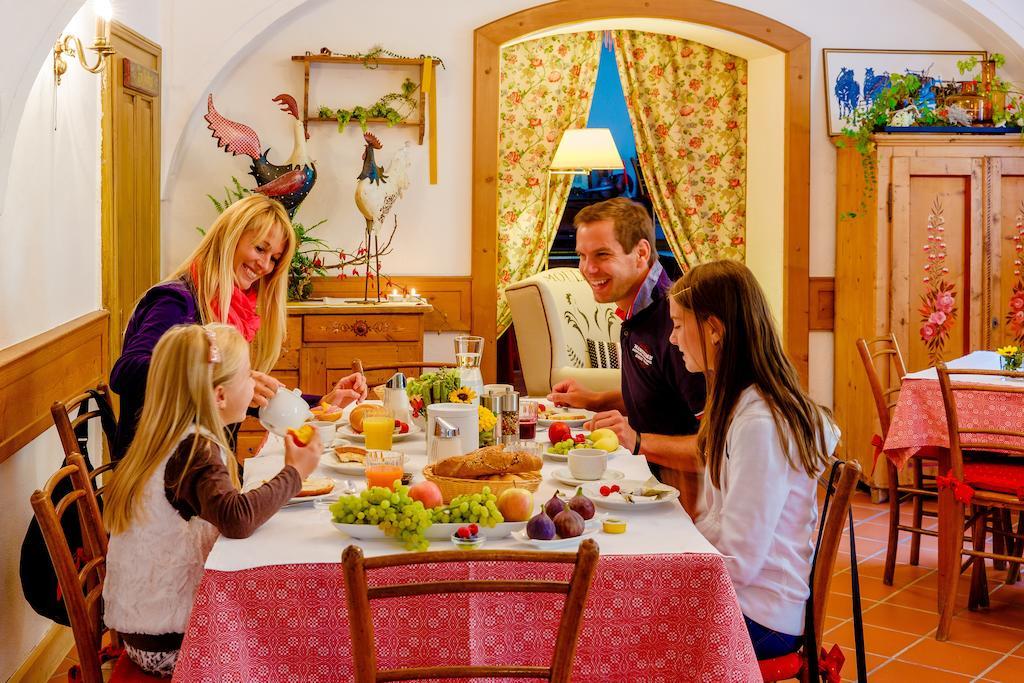Gasthof Braeuer - Familie Eibensteiner Weißkirchen in Steiermark Extérieur photo