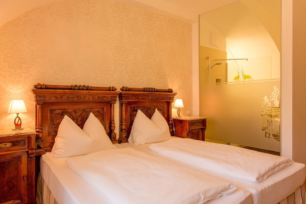Gasthof Braeuer - Familie Eibensteiner Weißkirchen in Steiermark Chambre photo