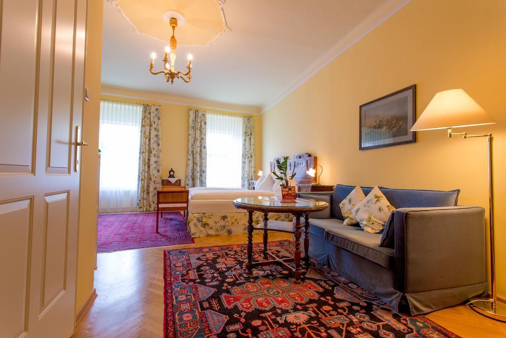 Gasthof Braeuer - Familie Eibensteiner Weißkirchen in Steiermark Chambre photo
